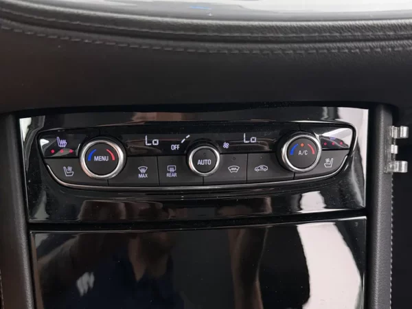 Opel Grandland X 1.6 Turbo Hybrid Innovation