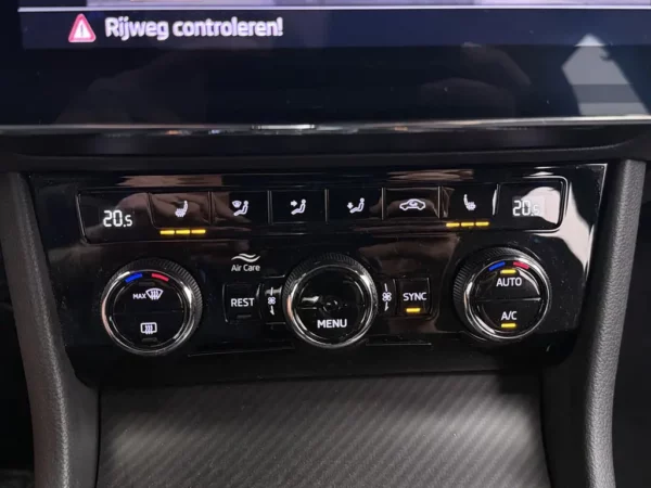 Skoda Superb Combi 1.4 TSI iV Sportline Business