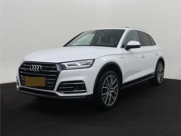 Photo 2 of 29 of WAUZZZFY9K2102559 Audi Q5 55 TFSI e Quattro Competition