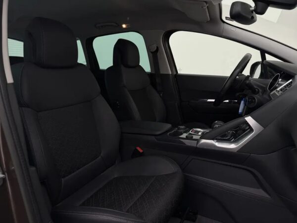 Peugeot 3008 2.0 HDi HYbrid4 99g