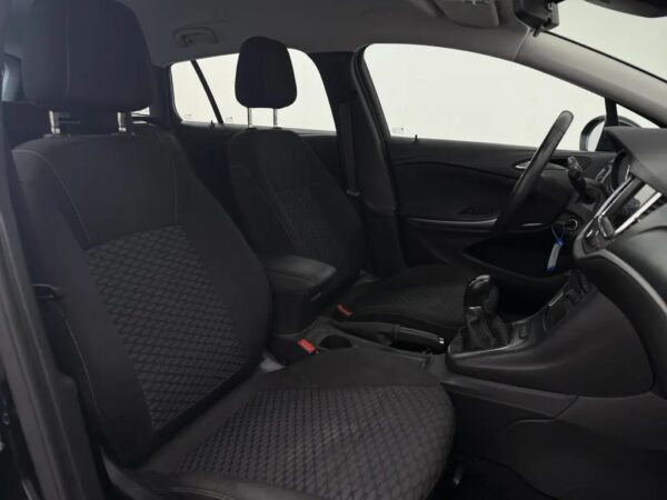 Opel Astra Sports Tourer 1.2 Edition Airco
