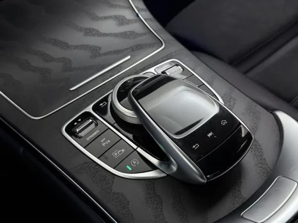 Mercedes-Benz C-Klasse 180 AUT. AMG Plus Upgrade Edition