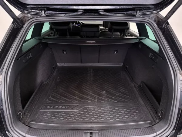 Volkswagen Passat Variant 1.5 TSI DSG R-Line