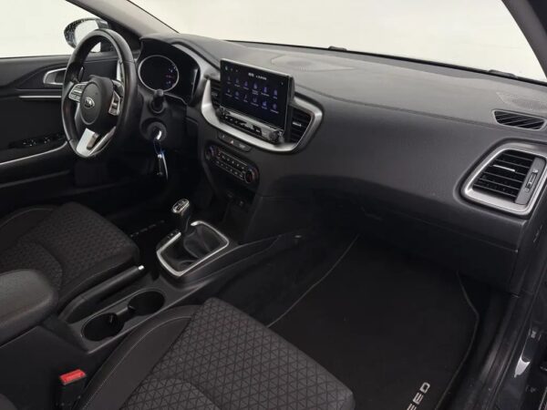 Photo 21 of 24 of U5YH5812AML099487 Kia Ceed Sportswagon 1.0 T-GDi DynamicLine