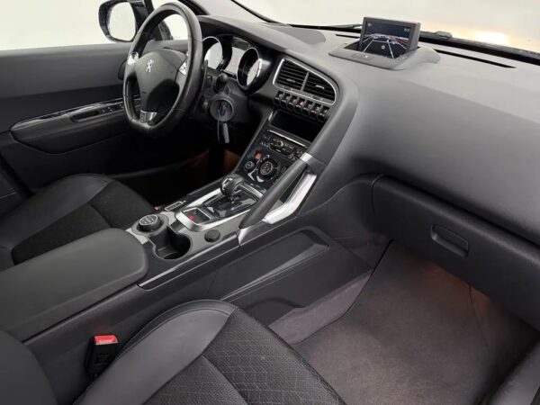 Peugeot 3008 2.0 HDi HYbrid4 99g