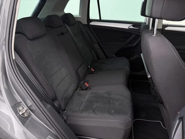 Photo 21 of 25 of WVGZZZ5NZHW892404 Volkswagen Tiguan 1.4 TSI Connected Series