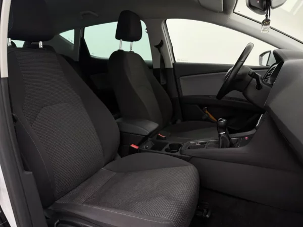 Photo 21 of 26 of VSSZZZ5FZJR065931 SEAT Leon 1.0 EcoTSI Style Business Intense