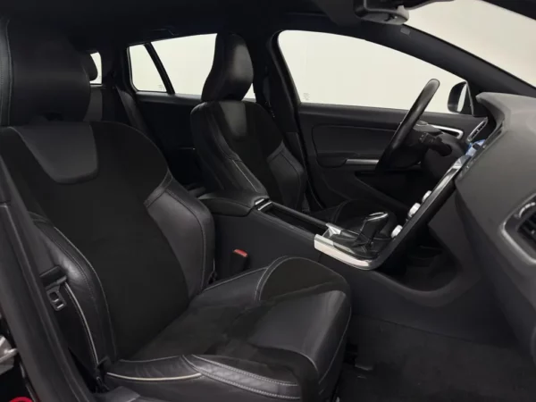 Volvo V60 1.6 T3 Aut. R-Design