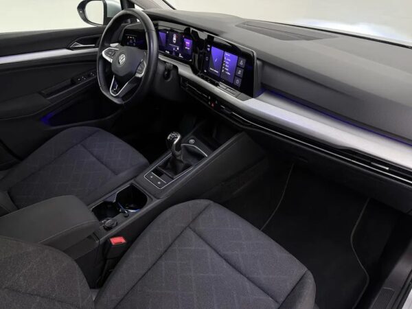 Photo 22 of 23 of WVWZZZCDZMW510352 Volkswagen Golf Variant 1.0 TSI Life LED