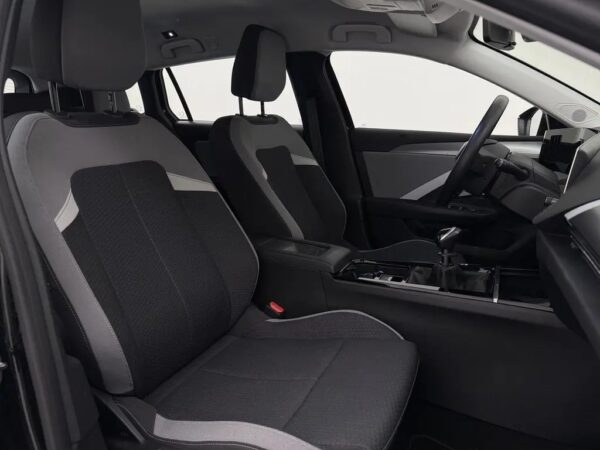 Photo 22 of 24 of VXKFRHNSLP1066137 Opel Astra Sports Tourer 1.2 Level 2 LED