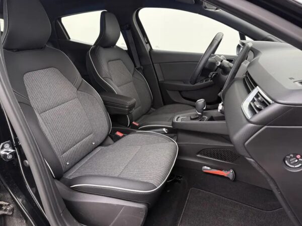 Renault Clio 1.6 E-Tech Hybrid 140 Intens Led