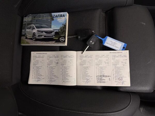 Photo 22 of 25 of W0VPD9E38K1066972 Opel Zafira 1.6 CDTI Blitz 7-SEATS