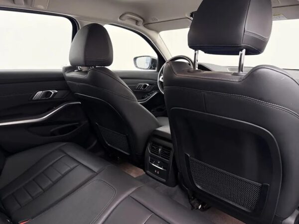 BMW 3 Serie Touring 318d Aut. Business Edition Plus LED