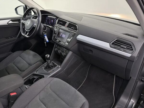 Photo 22 of 25 of WVGZZZ5NZHW892404 Volkswagen Tiguan 1.4 TSI Connected Series