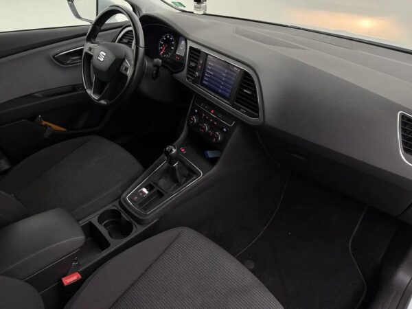 Photo 22 of 26 of VSSZZZ5FZJR065931 SEAT Leon 1.0 EcoTSI Style Business Intense