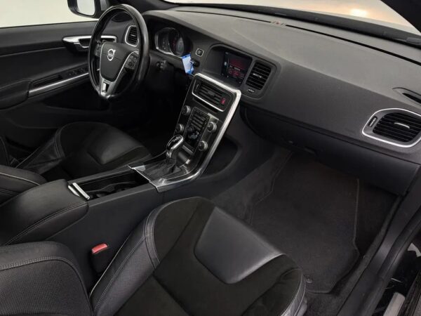 Volvo V60 1.6 T3 Aut. R-Design