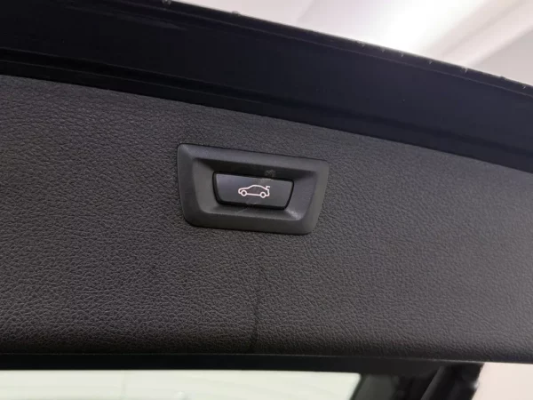 Photo 22 of 28 of WBA3G11050KN39504 BMW 3 Serie Touring 316i Executive M-Sport