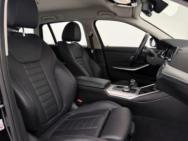 BMW 3 Serie Touring 318d Aut. Business Edition Plus LED