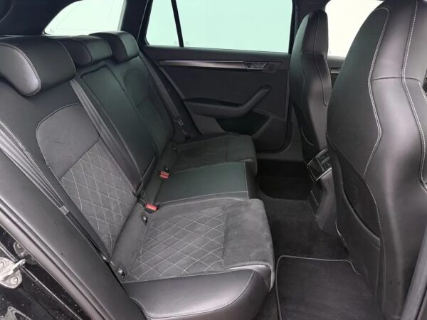 Skoda Superb Combi 1.4 TSI iV Sportline Business