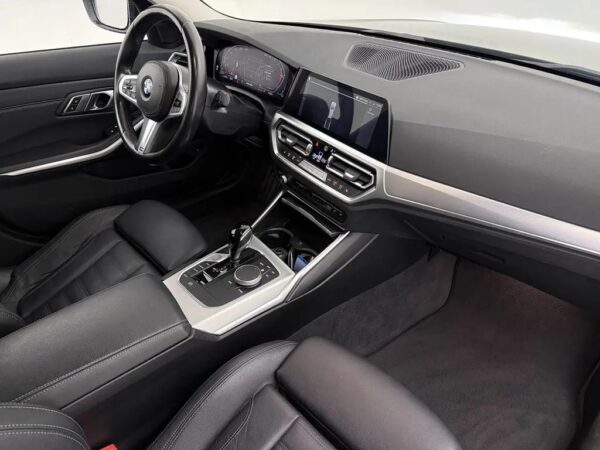 BMW 3 Serie Touring 318d Aut. Business Edition Plus LED