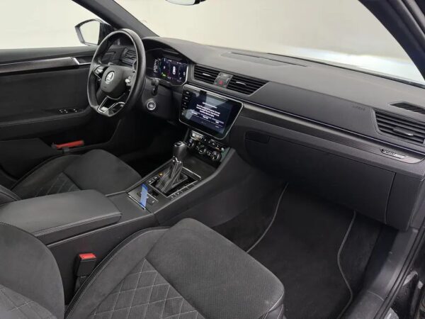 Skoda Superb Combi 1.4 TSI iV Sportline Business
