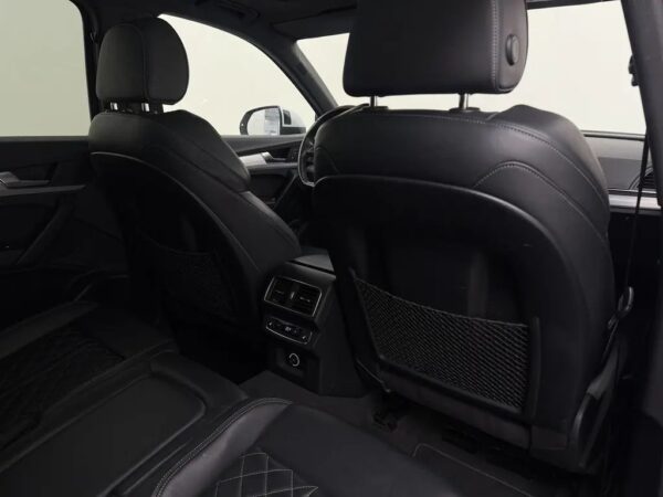 Photo 25 of 29 of WAUZZZFY9K2102559 Audi Q5 55 TFSI e Quattro Competition