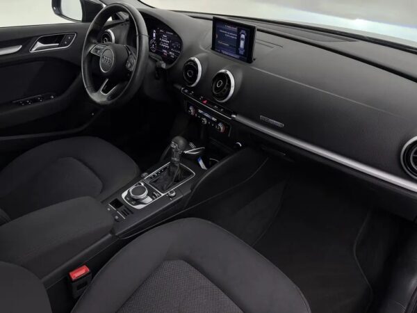 Audi A3 Sportback 1.4 e-tron Lease Edition