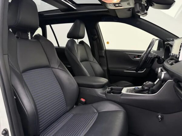 Toyota RAV4 2.5 Hybrid AWD Bi-Tone Pano