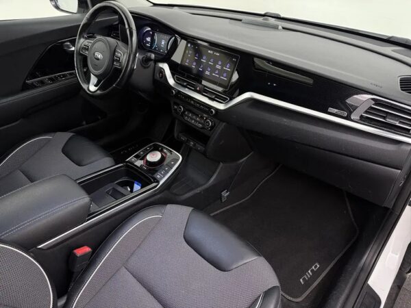Photo 26 of 29 of KNACC81GFM5093437 Kia e-Niro DynamicPlusLine 64 kWh