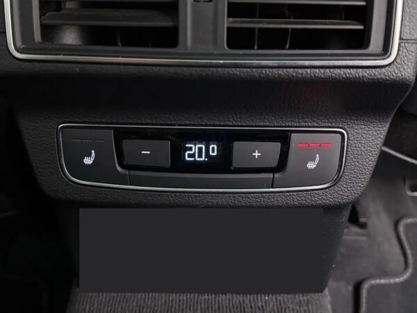 Photo 26 of 29 of WAUZZZFY9K2102559 Audi Q5 55 TFSI e Quattro Competition