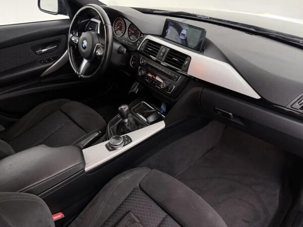 Photo 27 of 28 of WBA3G11050KN39504 BMW 3 Serie Touring 316i Executive M-Sport