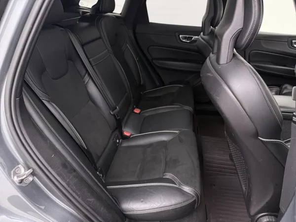 Photo 27 of 33 of YV1UZ68BCJ1017850 Volvo XC60 2.0 D5 AWD R-Design Polestar Engineered PANO