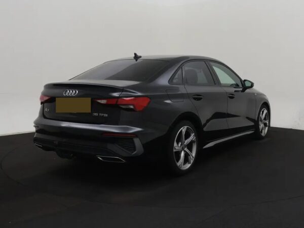 Photo 3 of 26 of WAUZZZGY8NA020332 Audi A3 Limousine 35 TFSI Advanced edition