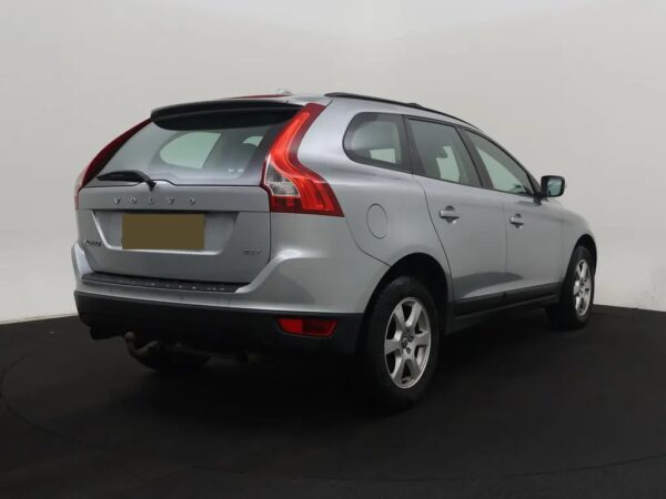 Photo 3 of 27 of YV1DZ445BB2183257 Volvo XC60 2.0T Kinetic