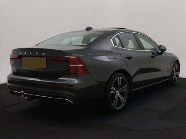 Photo 3 of 30 of 7JRZSK6VDMG095365 Volvo S60 2.0 B3 Inscription