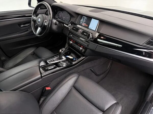 BMW 5 Serie Touring M550xd LED