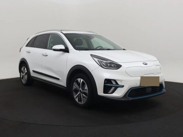 Photo 4 of 29 of KNACC81GFM5093437 Kia e-Niro DynamicPlusLine 64 kWh