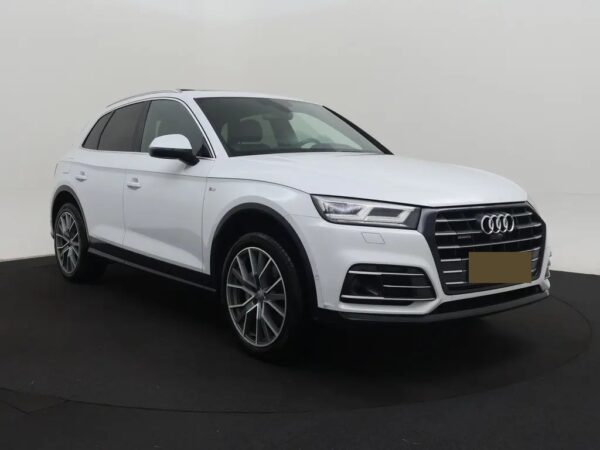 Photo 4 of 29 of WAUZZZFY9K2102559 Audi Q5 55 TFSI e Quattro Competition