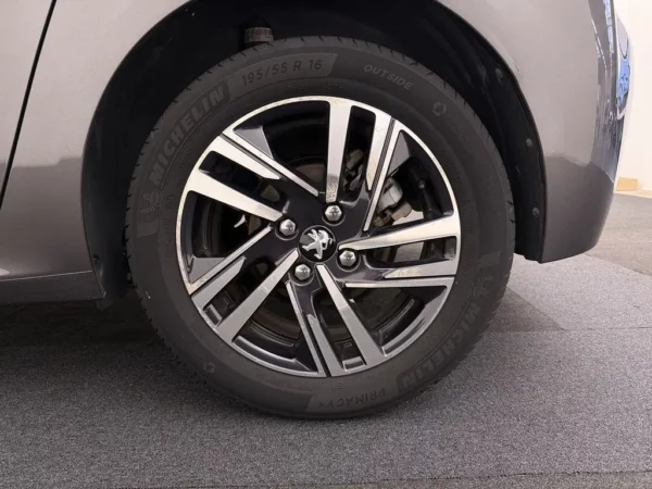 Peugeot 208 1.2 PureTech Aut. Blue Lease Allure Nav