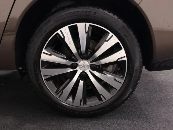 Peugeot 3008 2.0 HDi HYbrid4 99g