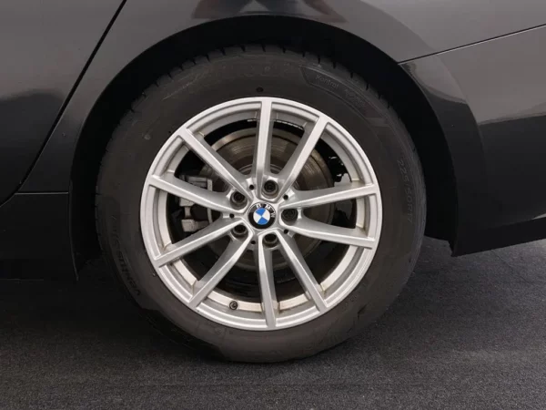 BMW 3 Serie Touring 318d Aut. Business Edition Plus LED