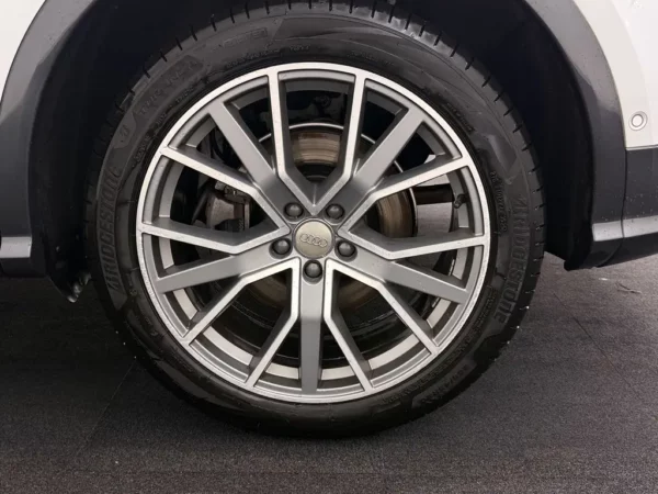 Photo 6 of 29 of WAUZZZFY9K2102559 Audi Q5 55 TFSI e Quattro Competition