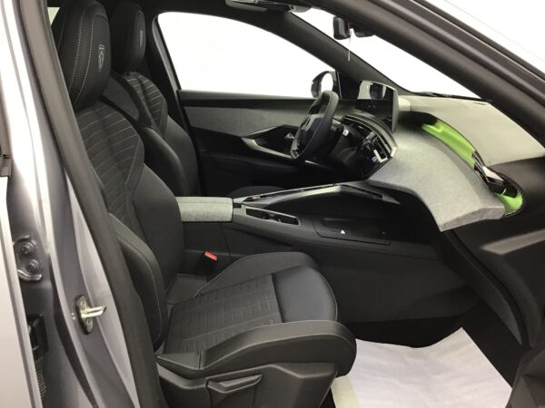 PEUGEOT 5008 HYBRID