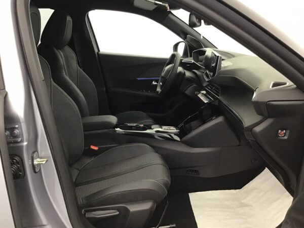 PEUGEOT 2008 HYBRID 145 HYBRID