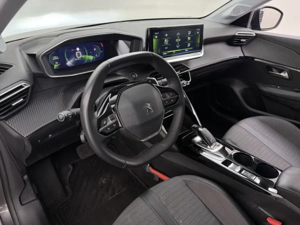 Peugeot 208 1.2 PureTech Aut. Blue Lease Allure Nav