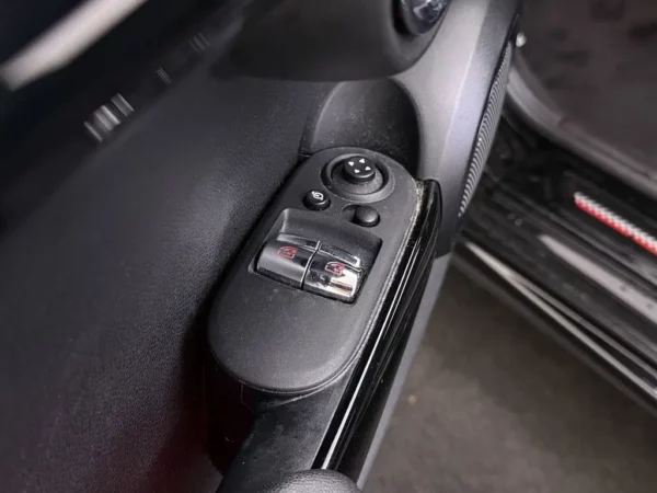 MINI 3-deurs 1.5 Cooper Dalston Edition Aut. Led
