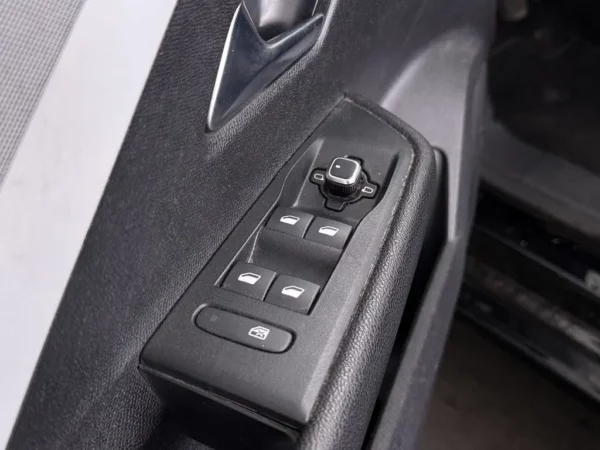 Photo 7 of 24 of VXKFRHNSLP1066137 Opel Astra Sports Tourer 1.2 Level 2 LED