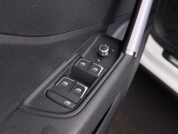 Photo 7 of 24 of WAUZZZGAXKA029869 Audi Q2 30 TFSI Aut. Design Pro Line Plus