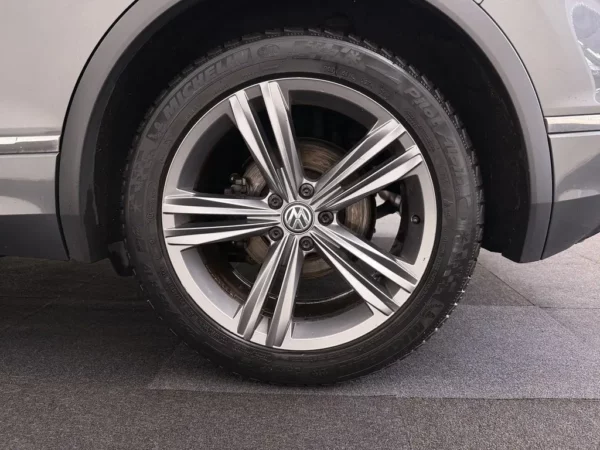 Photo 7 of 25 of WVGZZZ5NZHW892404 Volkswagen Tiguan 1.4 TSI Connected Series