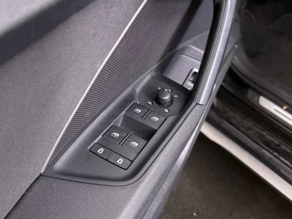 Photo 7 of 26 of WAUZZZGY8NA020332 Audi A3 Limousine 35 TFSI Advanced edition